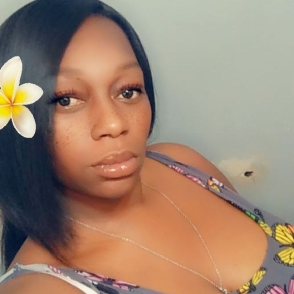 Meet your Posher, Glinda - Picture 2 of 2